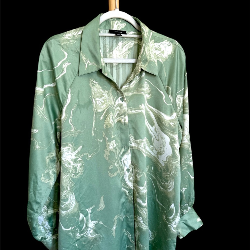 Alfani Button-Down Blouse Features A Beautiful Gr… - image 2